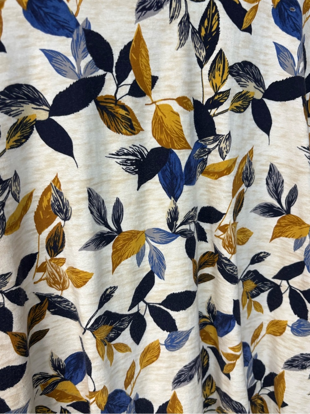 Cj Banks Cream 3/4 Sleeve plus size lightweight Top with Blue & Gold Leaf Print - Picture 4 of 7